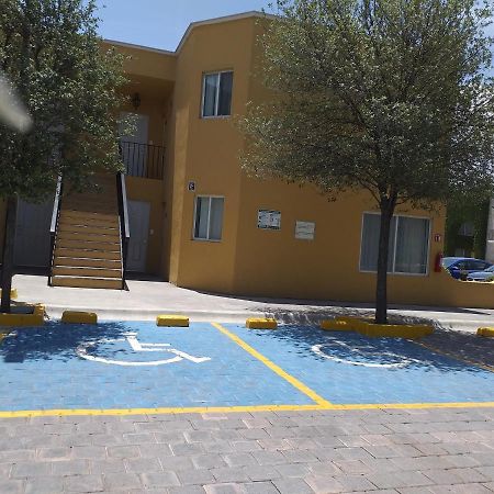 Best Western Saltillo Buitenkant foto