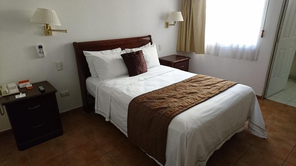 Best Western Saltillo Buitenkant foto