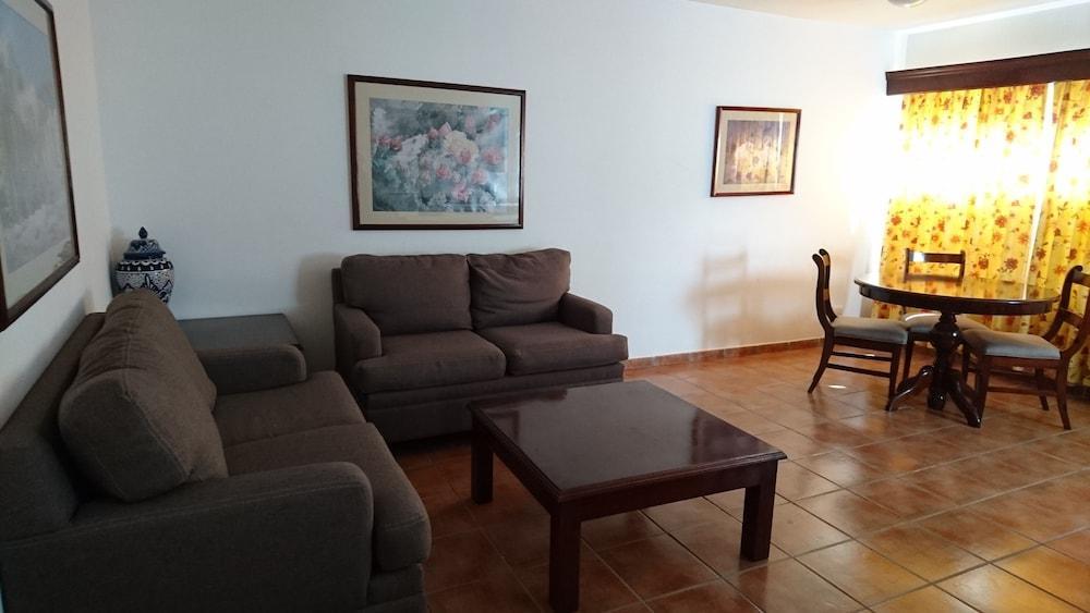 Best Western Saltillo Buitenkant foto