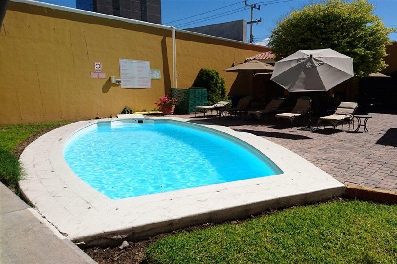 Best Western Saltillo Buitenkant foto
