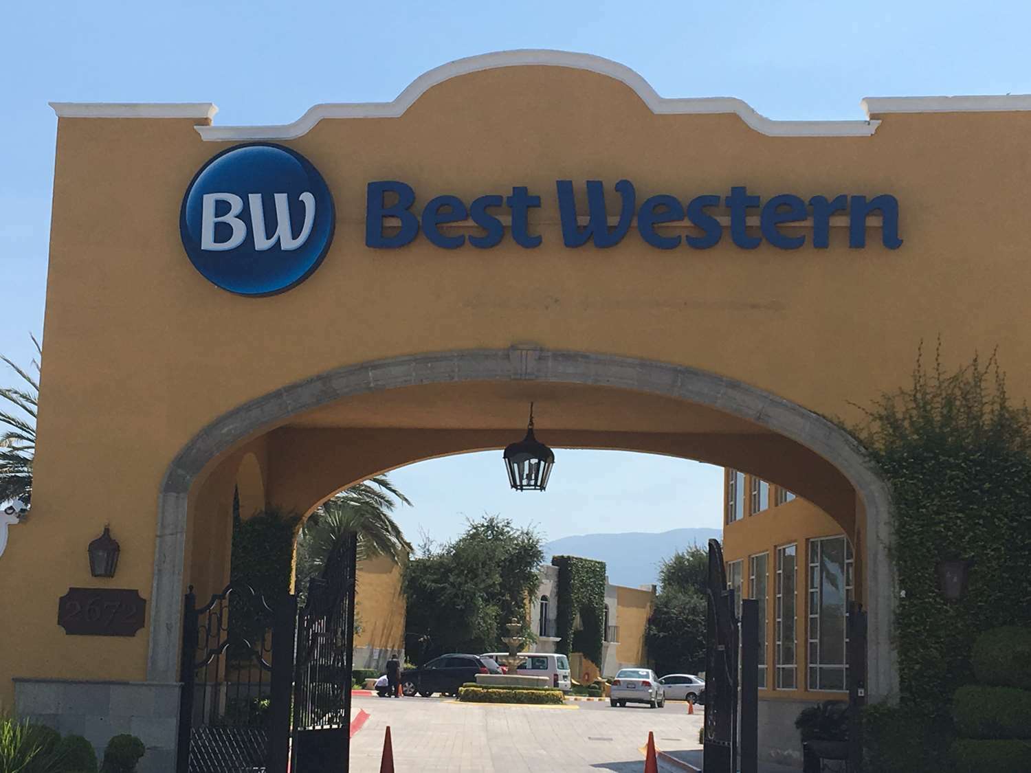 Best Western Saltillo Buitenkant foto