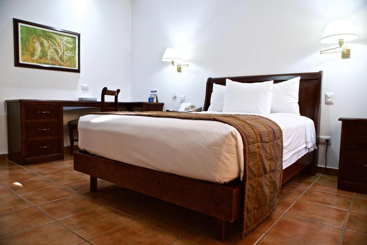 Best Western Saltillo Buitenkant foto