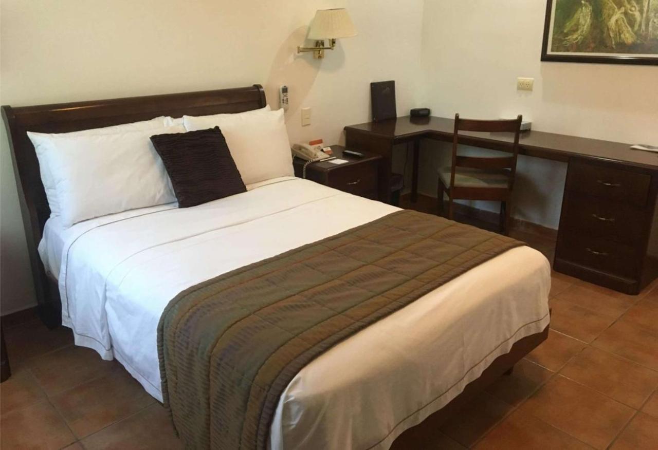 Best Western Saltillo Buitenkant foto